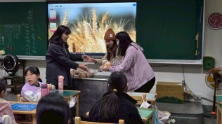 114年4月1日模範生頒獎暨藝童趣野餐:LINE_ALBUM_1140401兒童節慶祝_250401_36